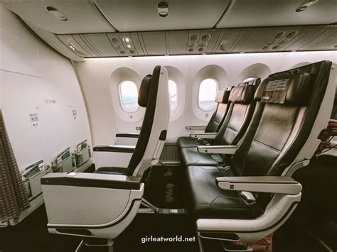 ZIPAIR Flight Review: Budget flight from Singapore to Tokyo.